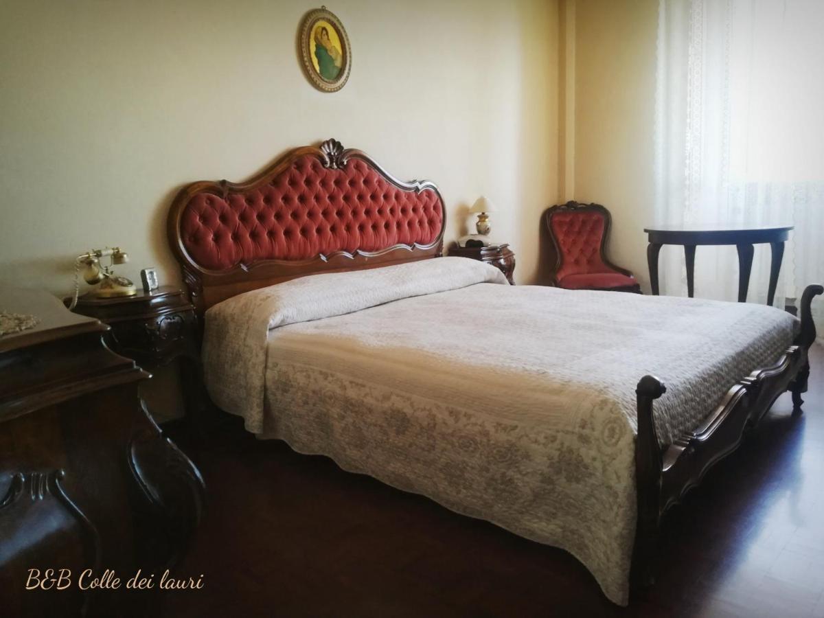 Colle Dei Lauri Bed & Breakfast Лорето Екстериор снимка